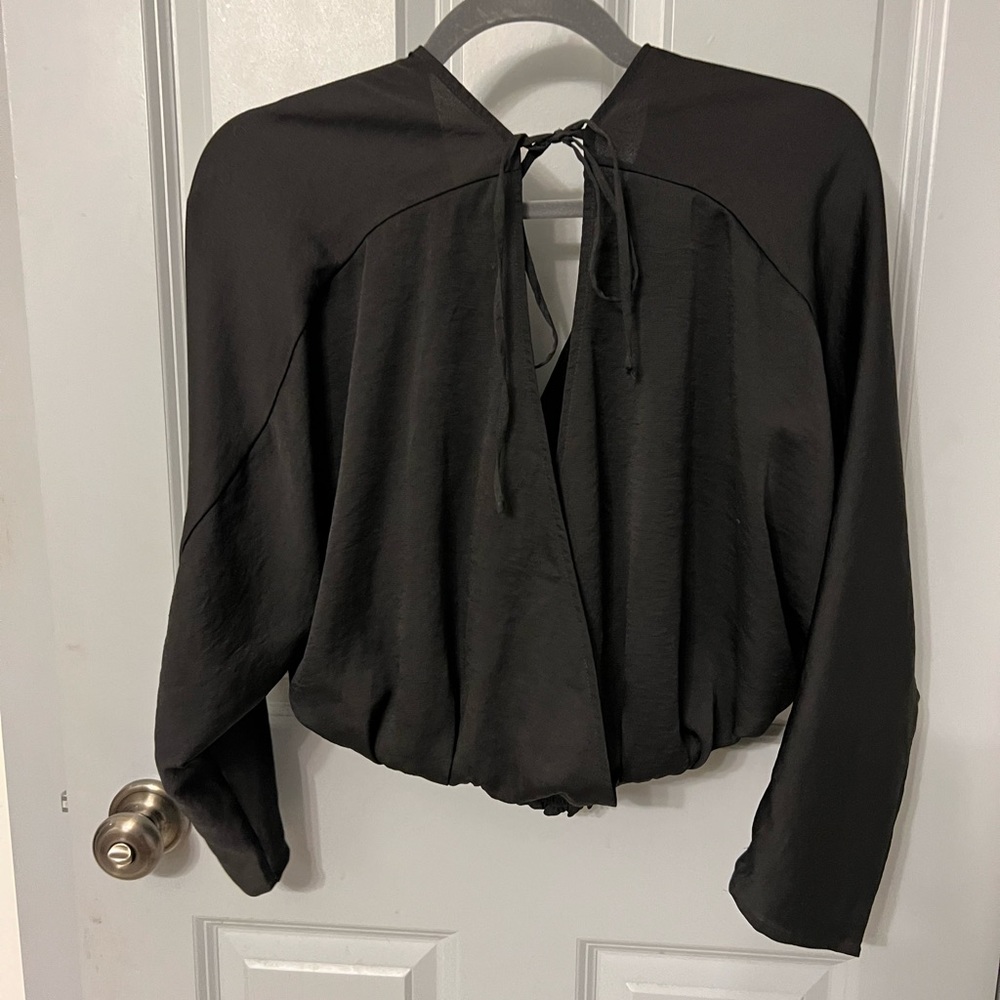 Cropped Tie-Top - Picture 2 of 4